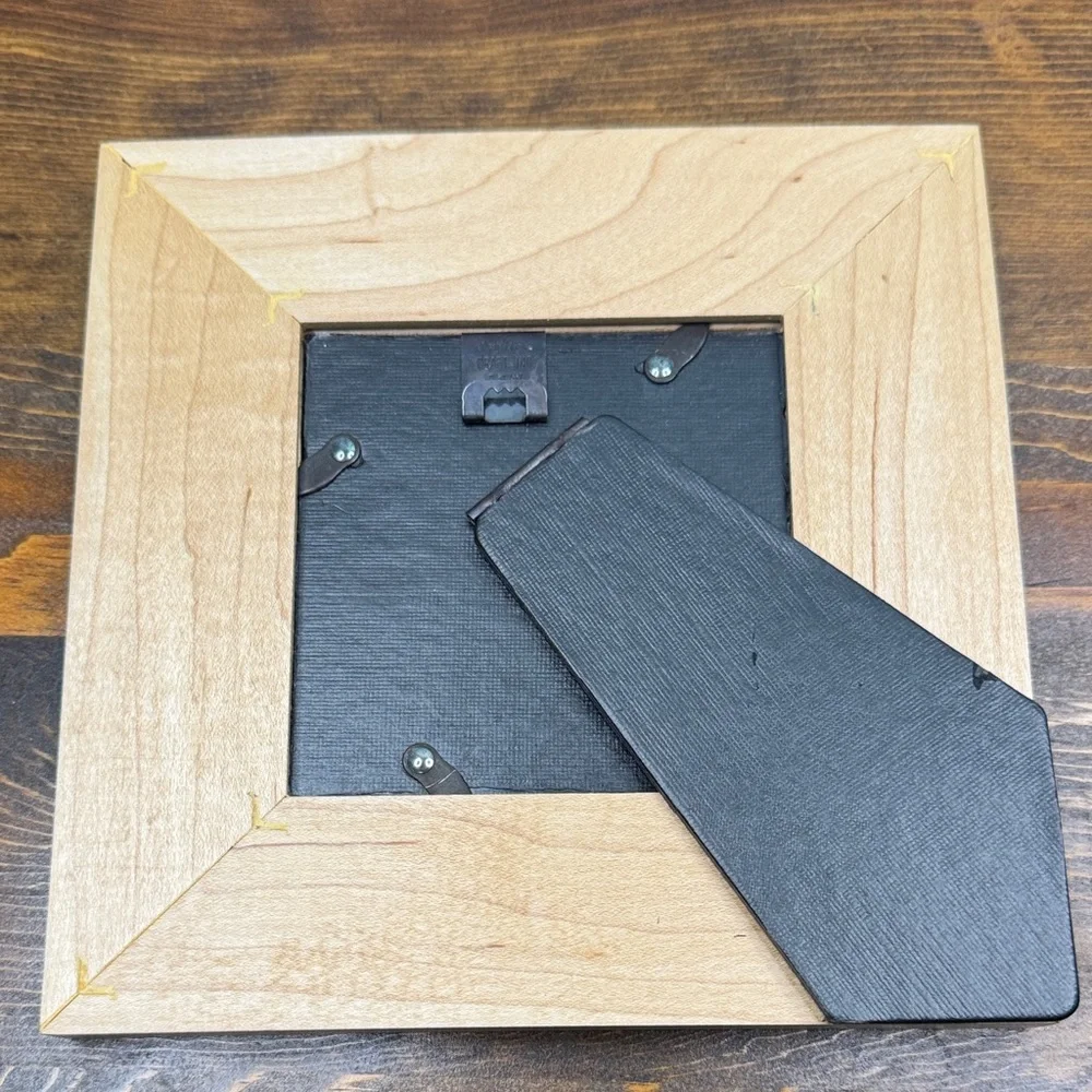 Wooden Picture‎ Frame Engraved Sisters quote
